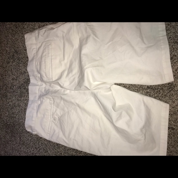 Old navy shorts - Picture 3 of 3